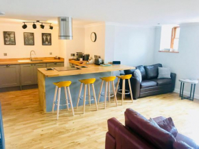 Apartment 42a by the River